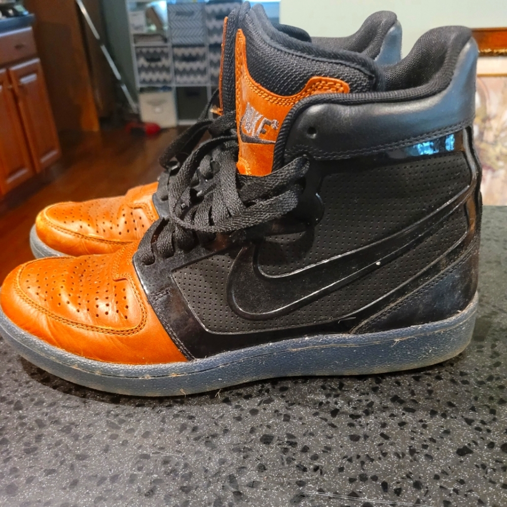 Leather Nike hitops